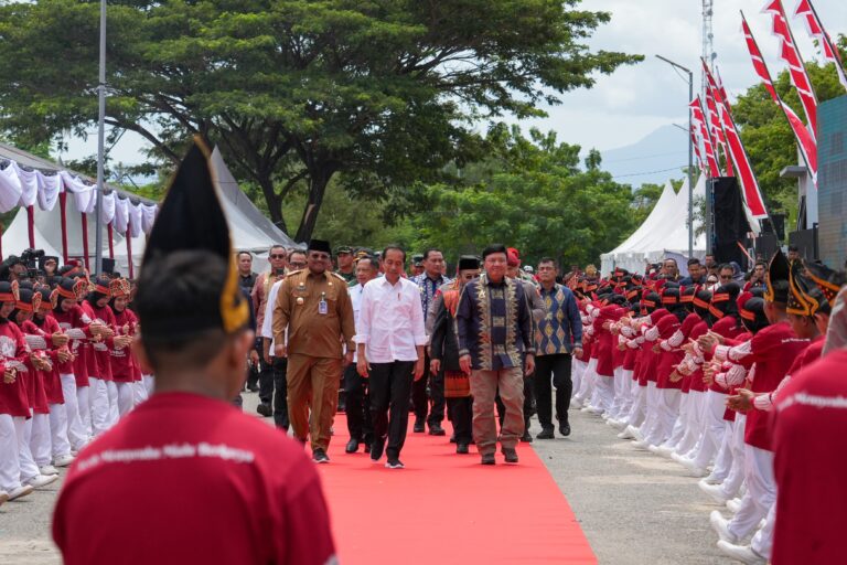 Didampingi Kepala BIN, Jokowi Bangga Lihat Inovasi Anak Muda Aceh Saat Resmikan AMANAH