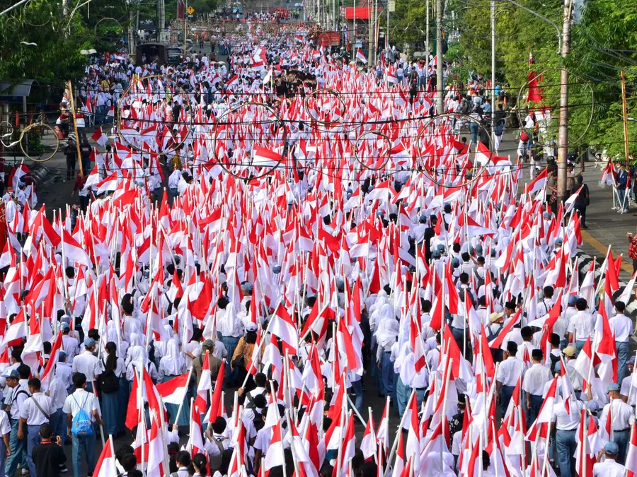 Ribuan Mahasiswa Gelar Kirab Merah Putih, Serukan Persatuan Tanpa Provokasi